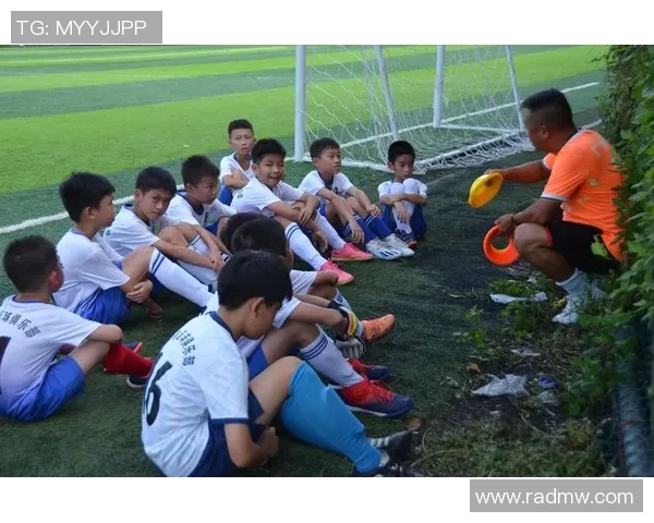 与足球明星亲密合影的难忘瞬间与我的足球梦想之旅 与足球明星亲密合影的难忘瞬间与我的足球梦想之旅