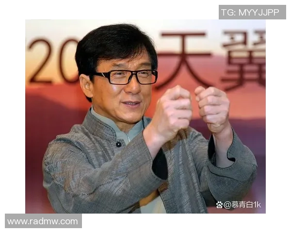 成龙香港足球明星队携手公益助力青少年足球发展展现体育精神与社会责任