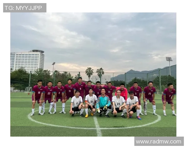 足球明星的华丽花式动作揭秘与技巧分析让你领略足球之美