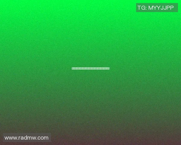 足球明星引领球队风采出场展现帅气风范与激情拼搏精神