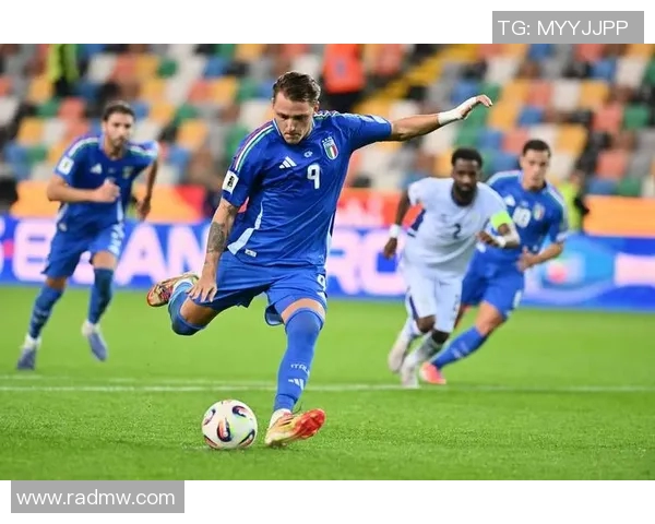 意大利足球明星诺尔尼奥的辉煌历程与传奇故事揭秘