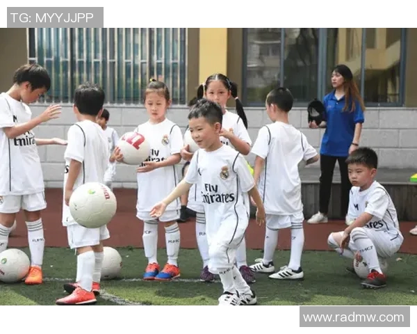 足球明星经理如何抽球视频技巧揭秘与实战演练分享